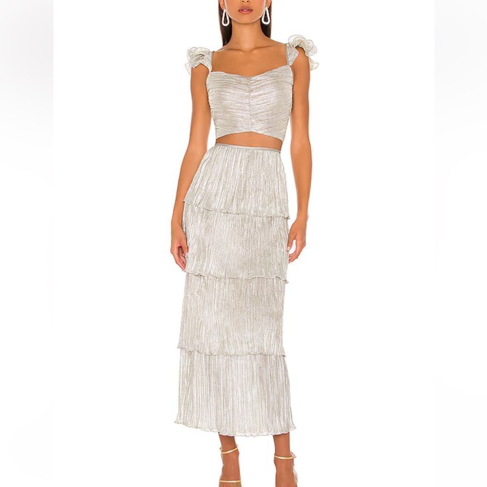 Saylor Gianna Dress Set Platinum silver midi skirt
Ruffle top Revolve S